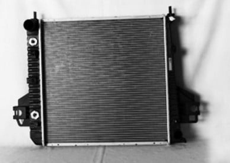 New Radiator Assembly Fits Jeep 0205 Liberty 3.7L V6 226 Cid 5208120AC