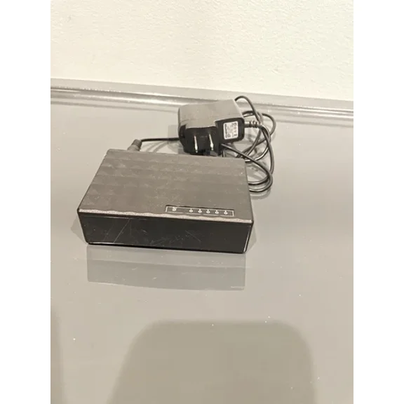 New Rj45 Mini 5-Ports Fast Ethernet Network Black Switch Hub For Desktop Pc