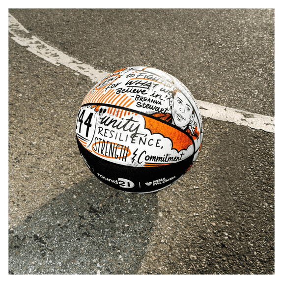 New Round21 Legends Womens WNBPA Basketball 28.5 Inch SZ 6
