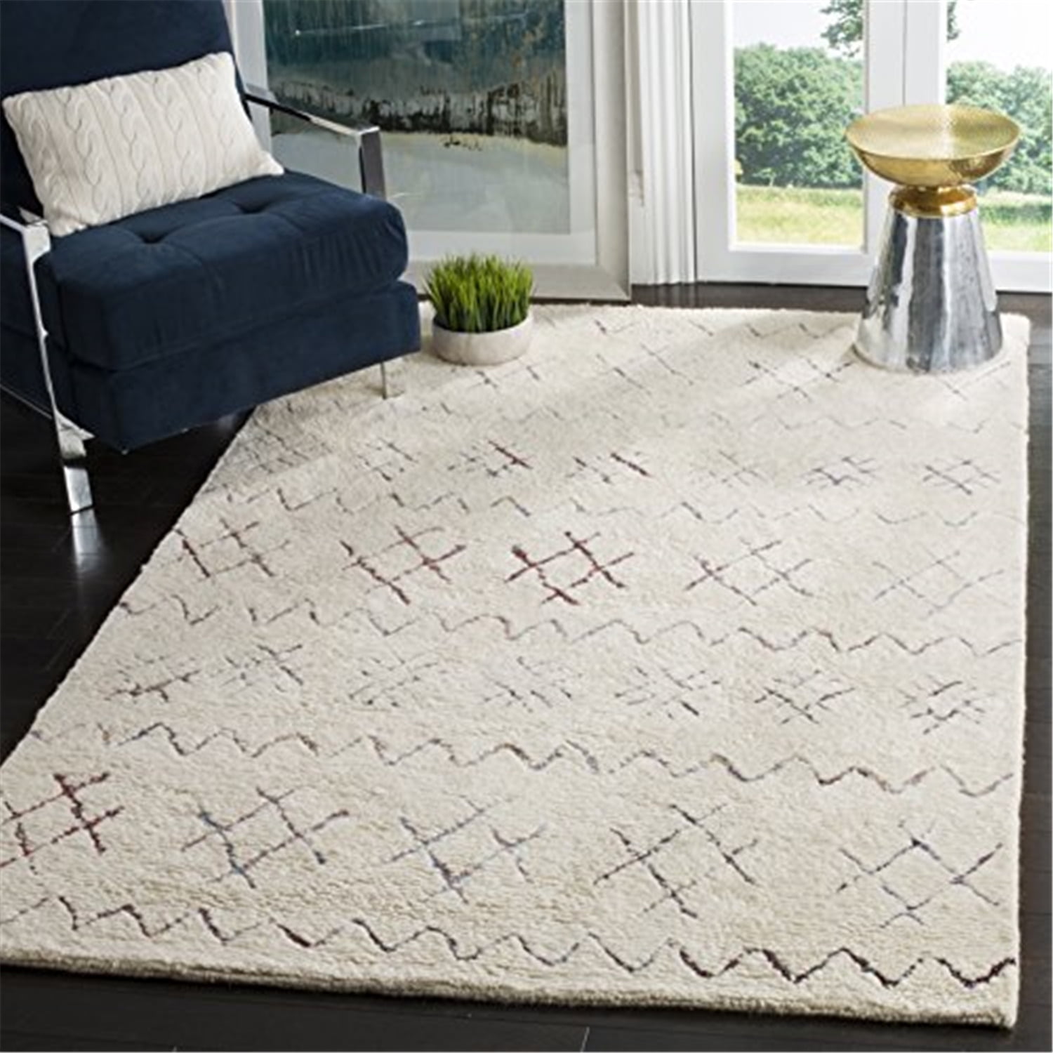 Ivory Shag Wool 4' x 6' Hand-Tufted Aztec Accent Rug