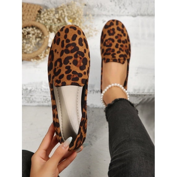 New Spring/Autumn Season Stylish Women‘s Loafers Round Toe Slip-On Design Comfortable Flat Shoes Beige Color