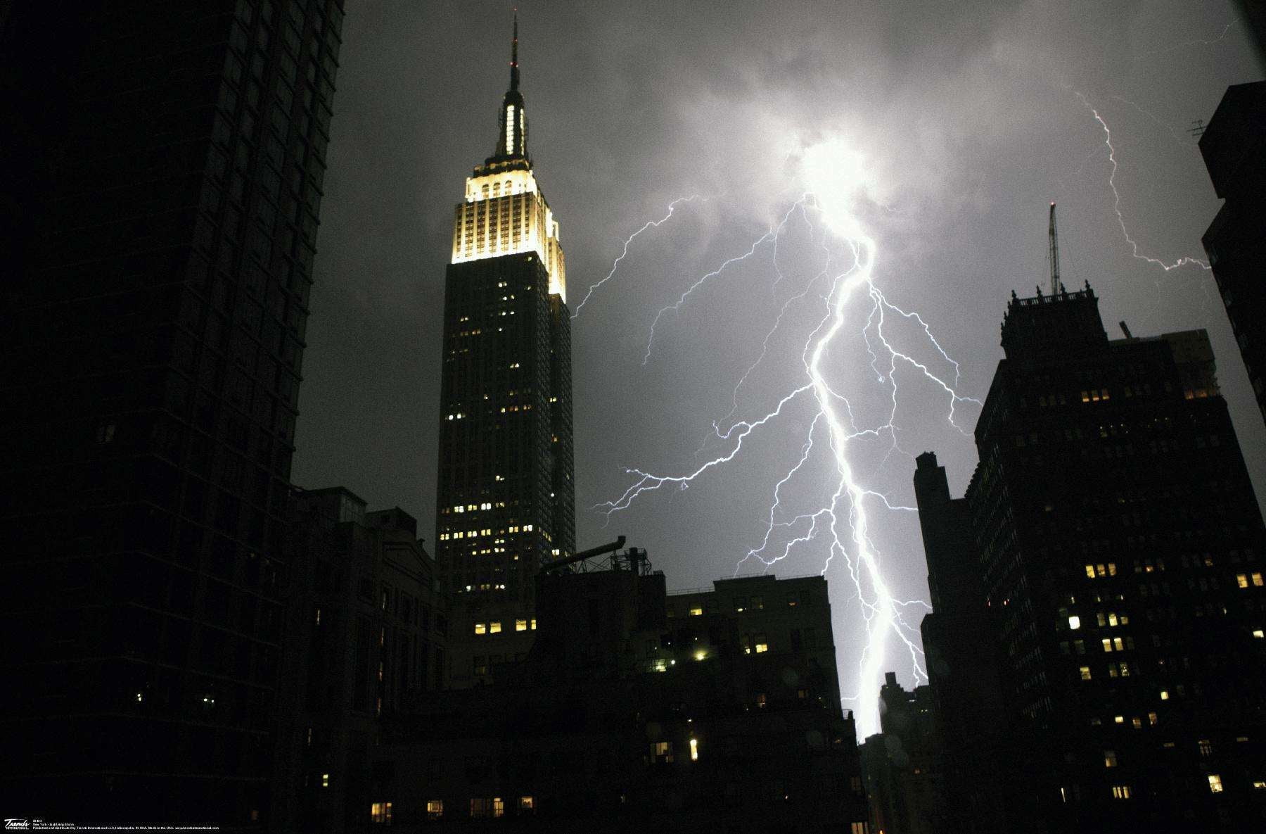New York City - Lightning Storm Wall Poster, 14.725" x 22.375"
