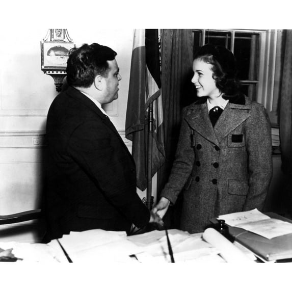 New York Mayor Fiorello Laguardia Greeting Deanna Durbin In His Office History (36 x 24)