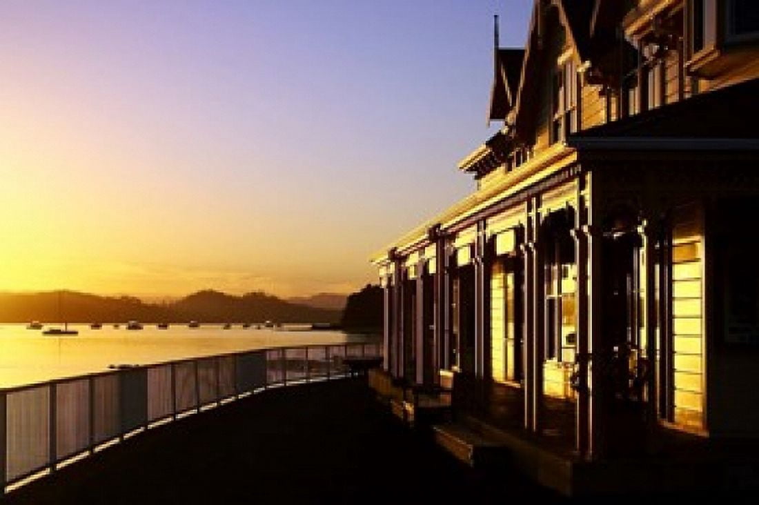 New Zealand Fullers Building Paihia Bay of Islands Canvas Art - David Wall DanitaDelimont (34 x 23)