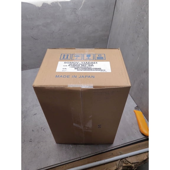 New in Box SGMGV-13ADA61 AC Servo Motor Fast Shipping