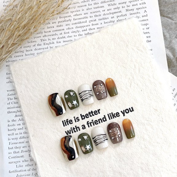 New short square, brown, green and white lines, stars, fashionable and versatile color matching, simple and hand-worn armor