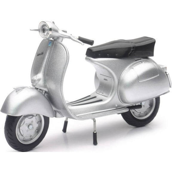 NewRay 1:12 Scale Vespa 150GS 1953 Scooter Silver