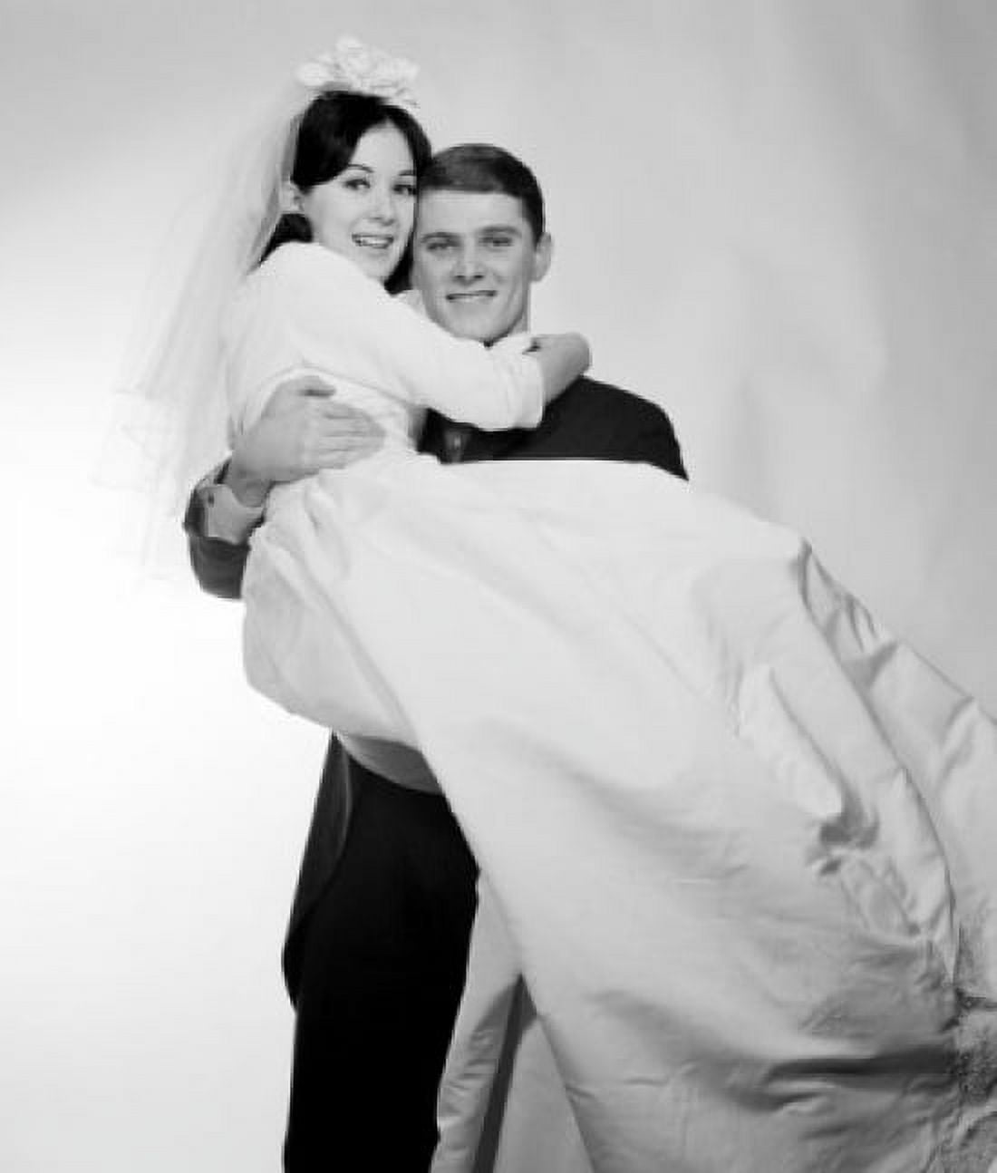 Newly married couple portrait Canvas Art - (24 x 36)