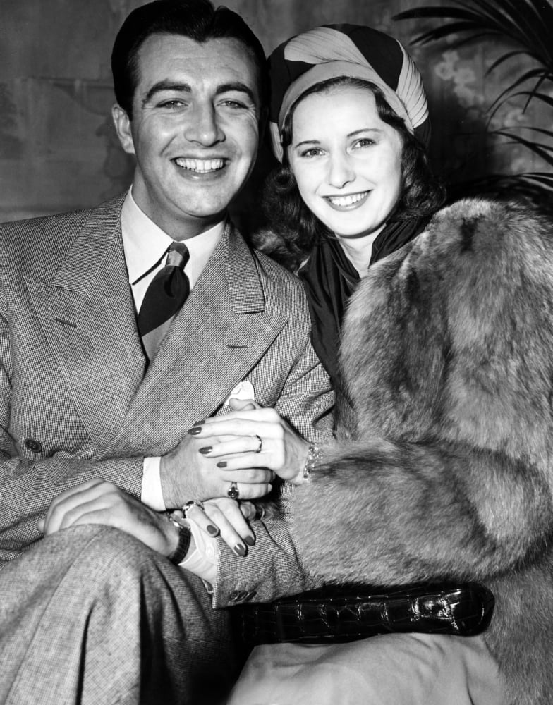 Newlyweds Robert Taylor And Barbara Stanwyck After Their Surprise Elopement Canvas Art - (16 x 20)
