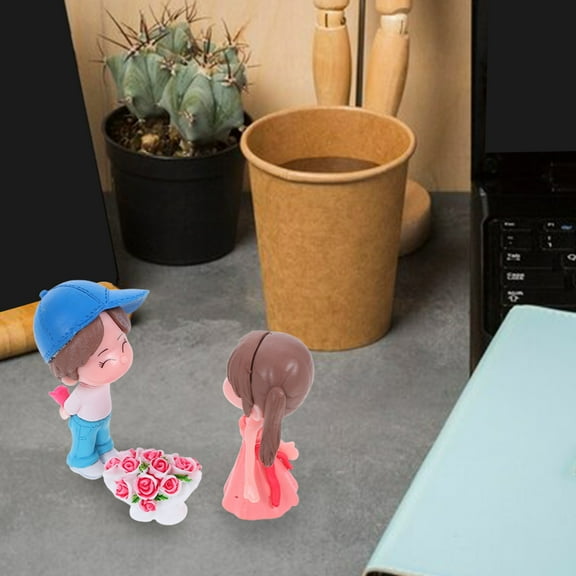 Niceauty 1 Set Resin Mini People Figurines Symbol of Love and Friendship for Car Decor