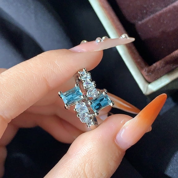 New Niche Design Rectangular Sea Blue Sparkling Diamond Ring Finely Crafted Internet Famous Openable Ring