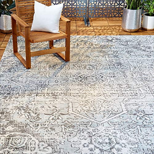 Sofia Fleur Gray Medallion Indoor/Outdoor Area Rug