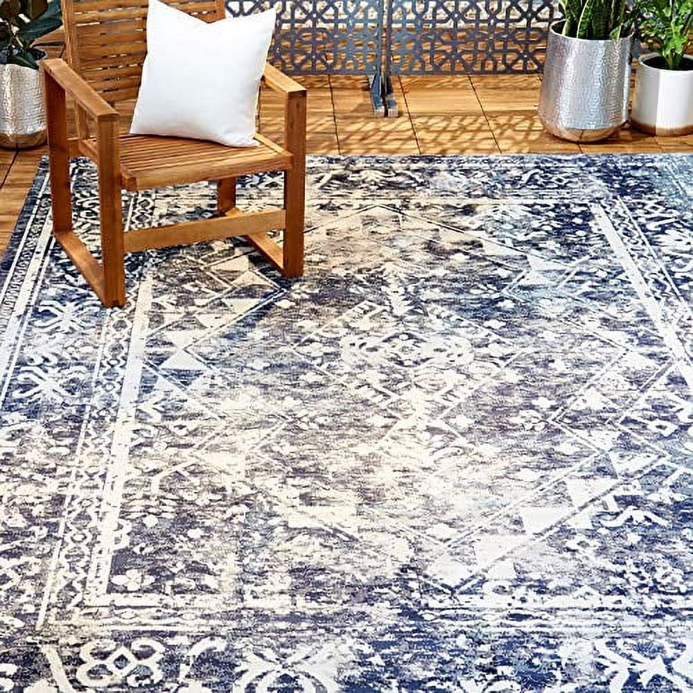 Sofia Ivy Navy Blue Medallion Indoor/Outdoor Area Rug