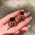 thumbnail image 1 of Nieuwe Acryl Strass Pony Kant Haar Clip Voorhoofd Clip Glanzende Hoofdtooi Haar Clip Grab Vrouwen Meisjes Haar Stijl Accessoires, 1 of 9
