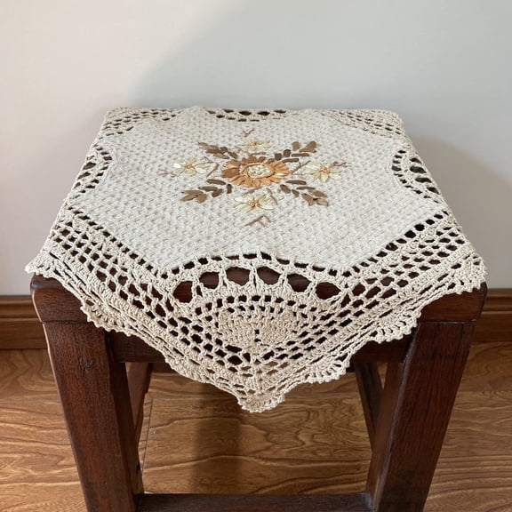 Nightstand Crochet Lace Table Cloth Centerpieces Doilies Placemat (Beige, 16.5inches(42cm))