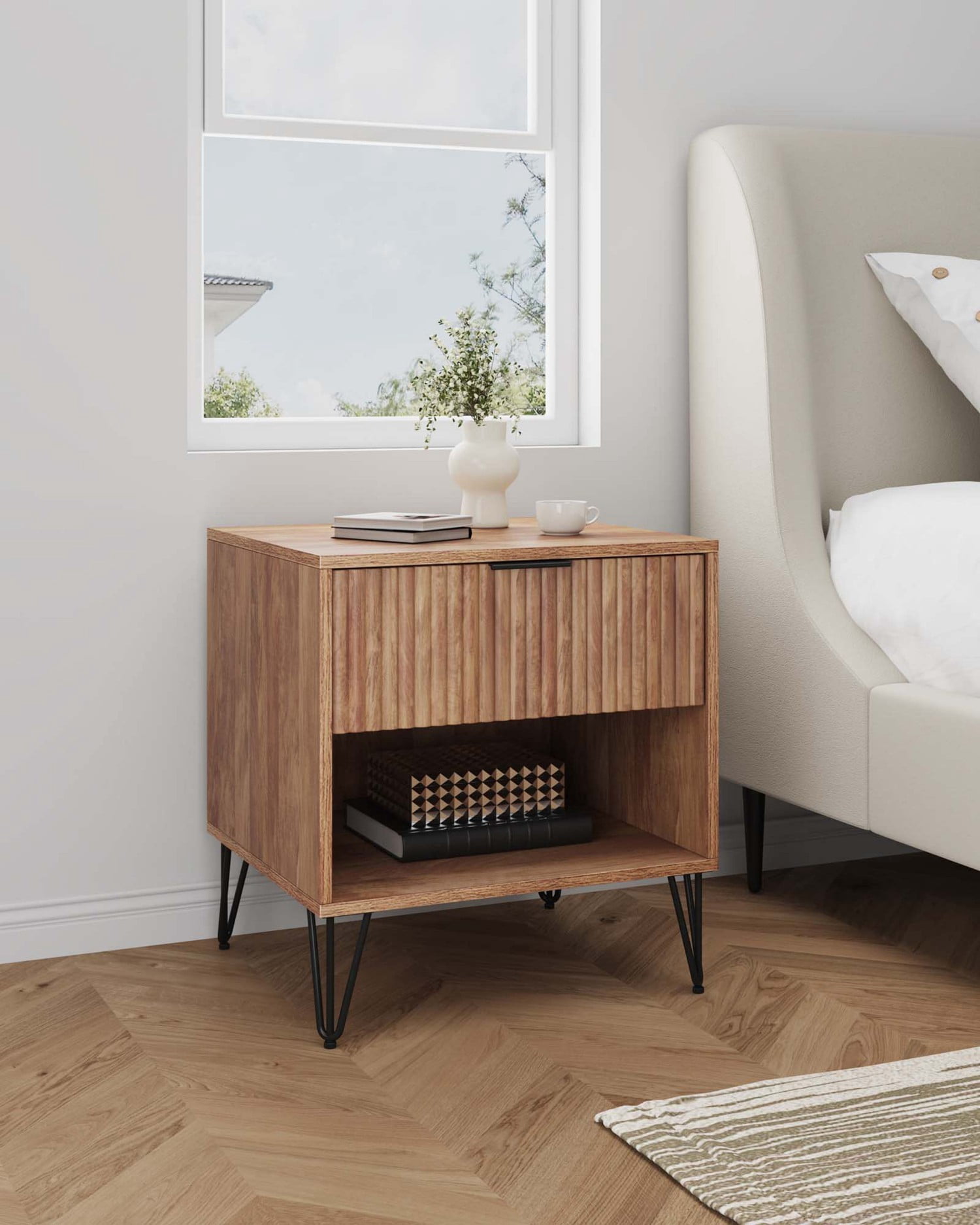 Nightstand, Modern Glam Bedside Table with 1 Drawer, Vertical Ribbed Texture, Gold Handle and Splayed Metal Legs, Storage End Table for Bedroom Living Room, Brown