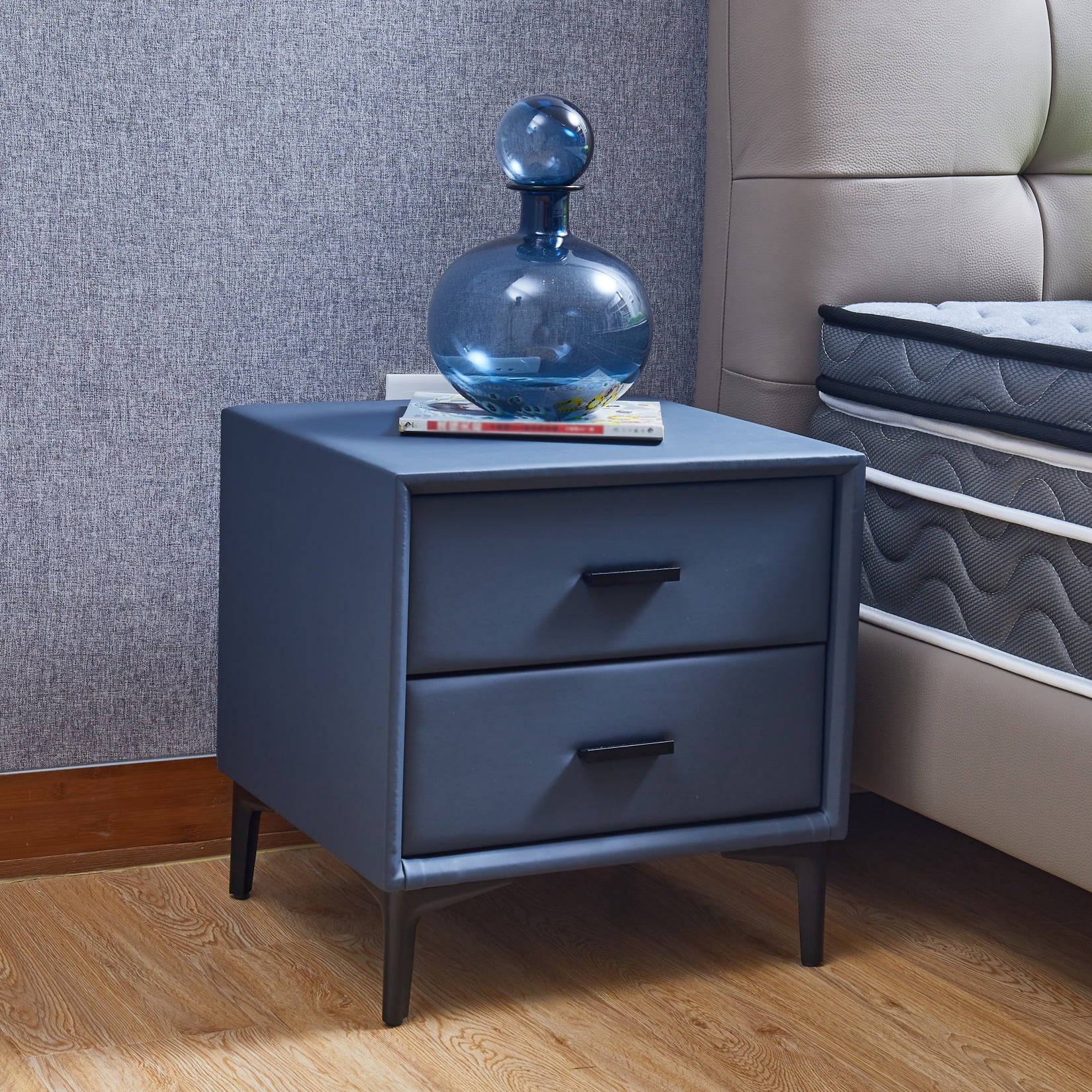 Sleek bedside table discount