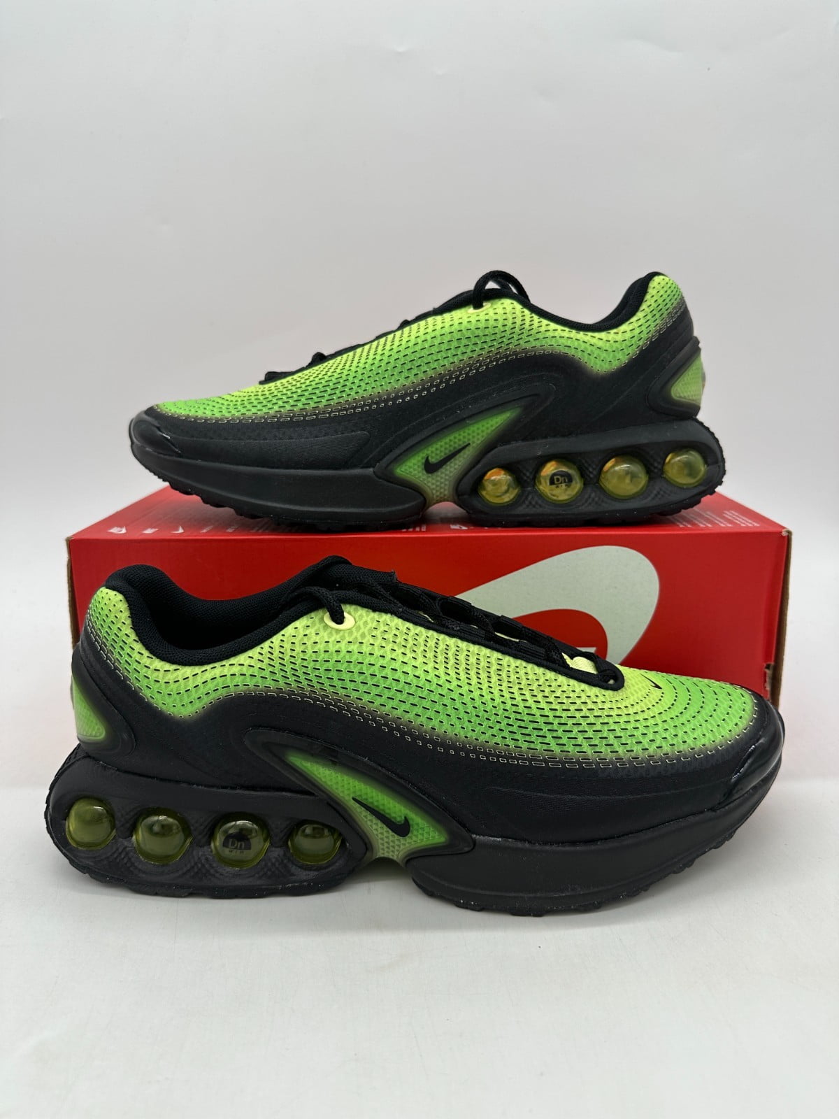 apple green nike air max