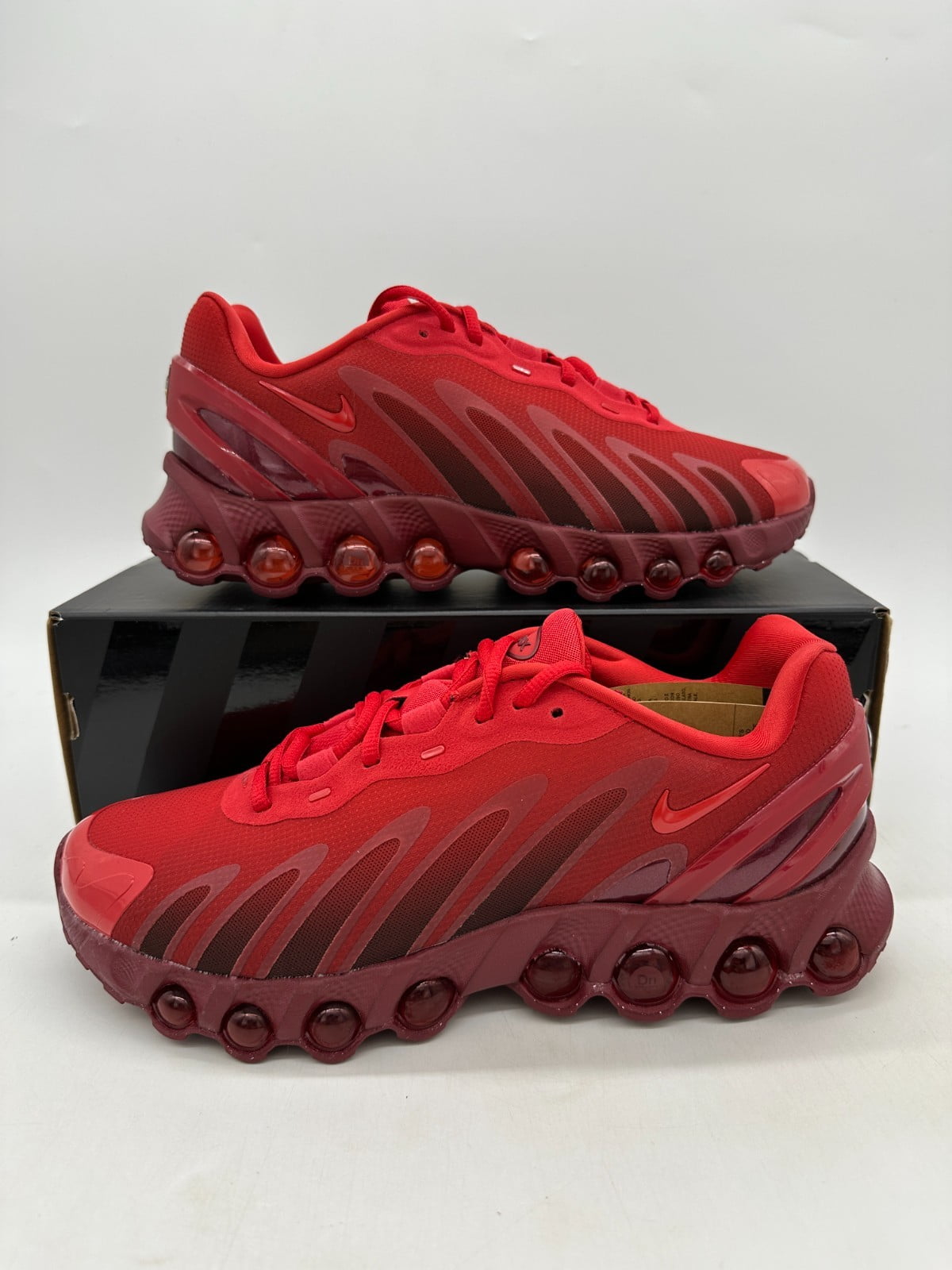 Nike Air Max DN8 Men's size 9.5 Women's size 11 Red Running Shoes