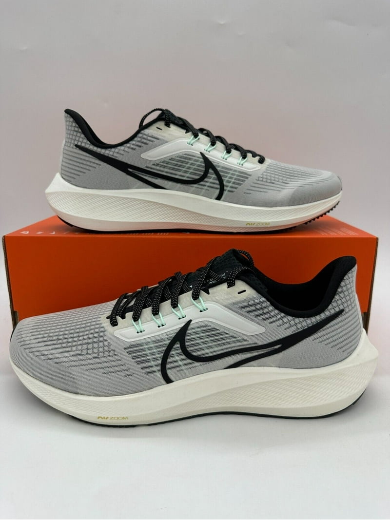 Nike Air Zoom Pegasus 39 Men's Size 13 Grey white Athletic Shoes