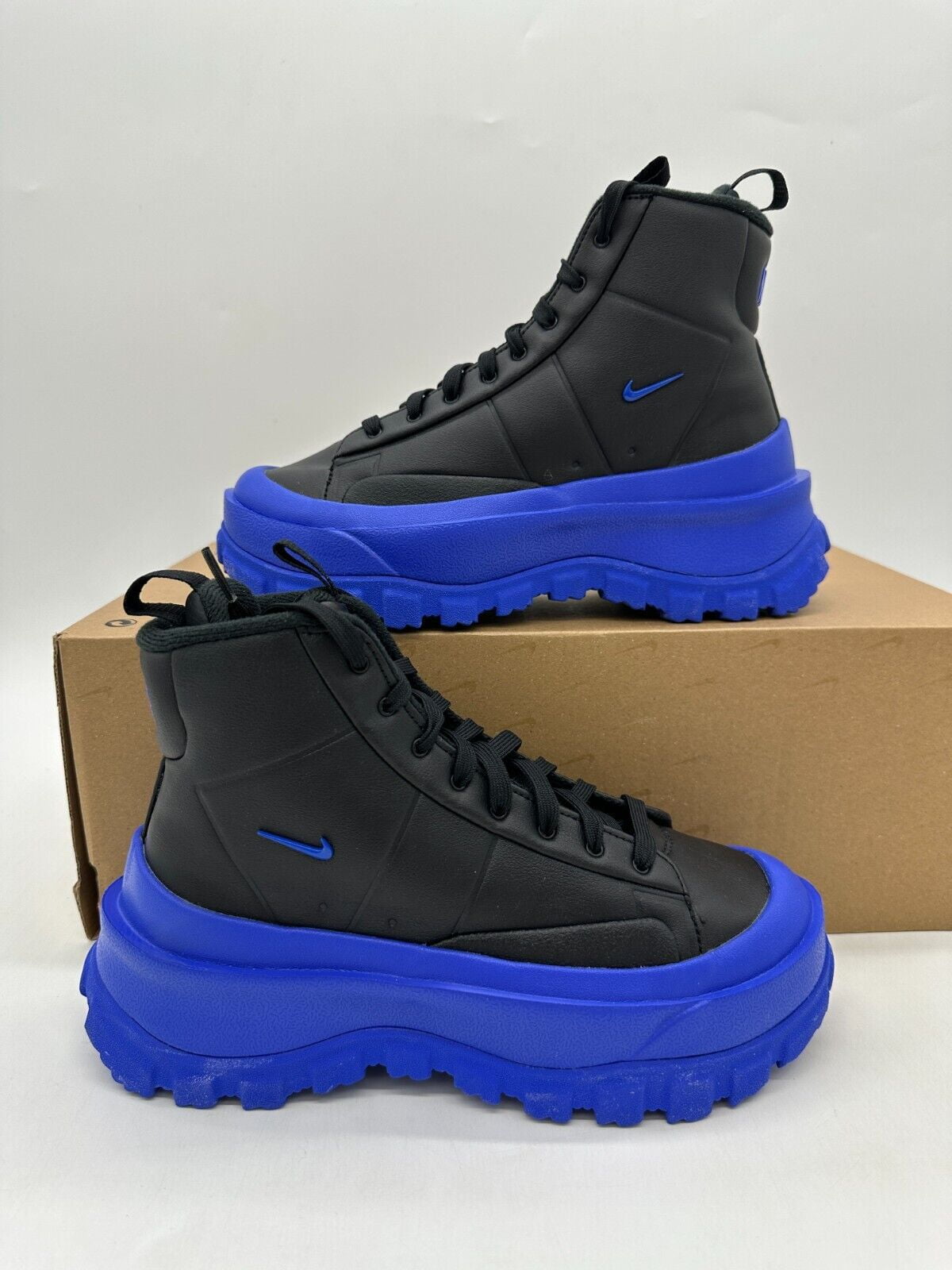 boots nike for women