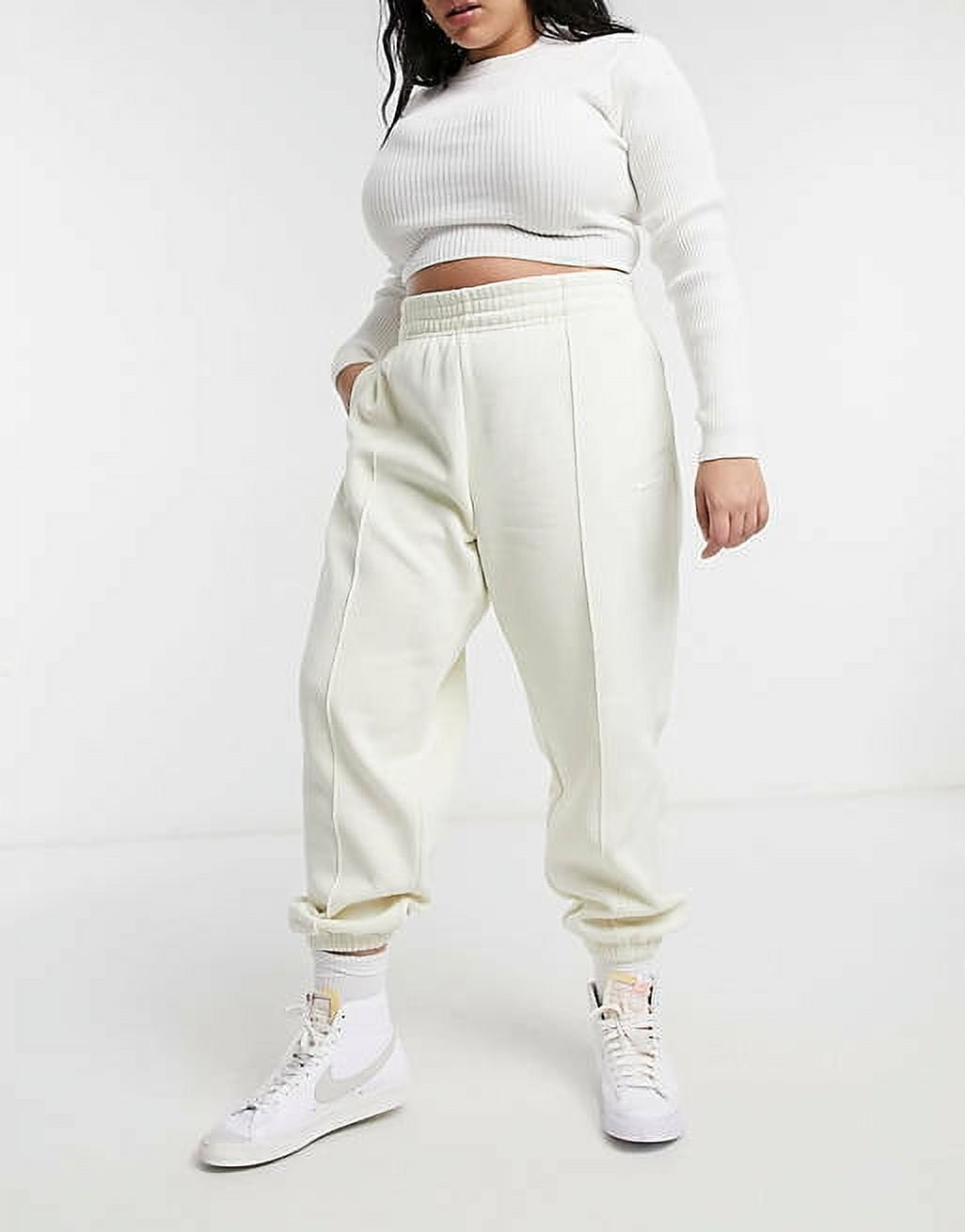 Nike Essential Sportswear Women's Fleece Sweatpants (Plus Size