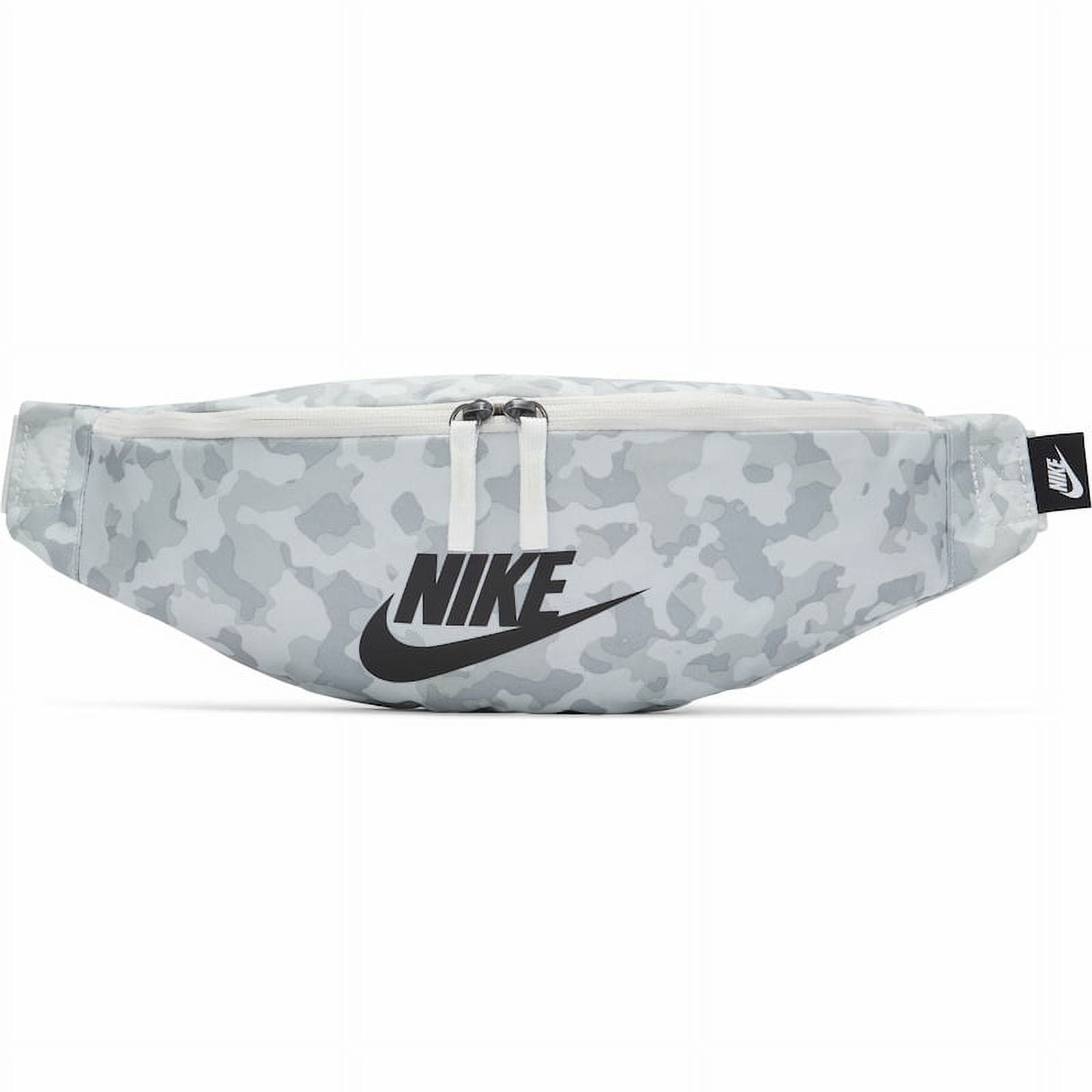 Nike Sportswear RPM Waistpack (Small Items, 4L). Nike ID
