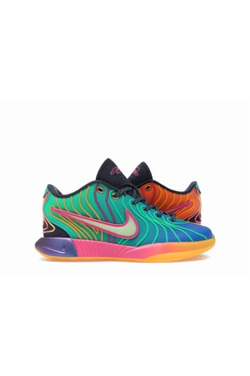 Chaussures De Sport LeBron Pour Bébé/toddler - Taille US 7 - Blanche - Très Bon état Occasion