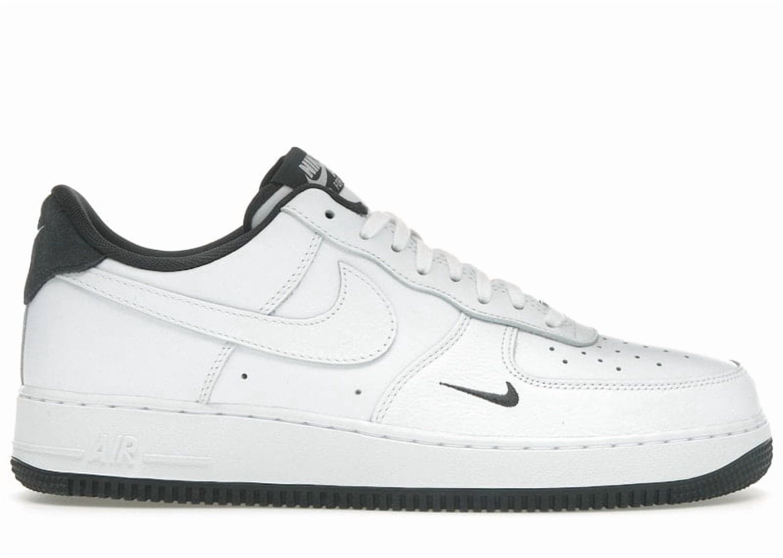 靴 Nike Air Force 1 Low 07 QS \