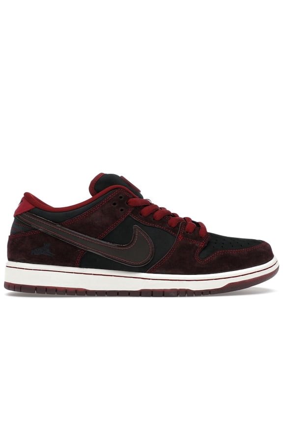 Men's SB Dunk Low Riot Skateshop Skateboarding Shoes, from StockX