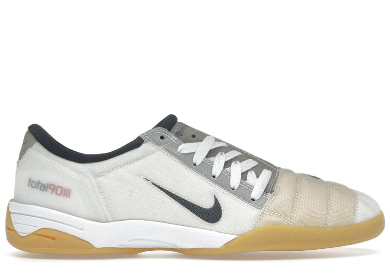 ナイキ トータル90 3 White and Black Nike Men's Total 90 3 SP
