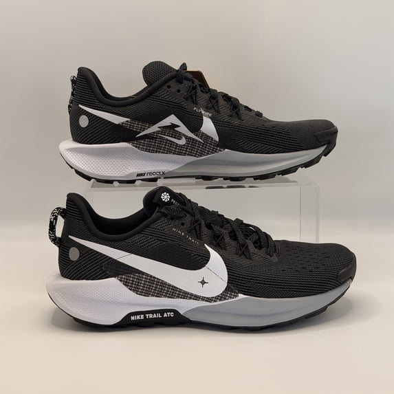 Womens Size 7.5 Nike Pegasus Trail 5 Black White DV3865-001