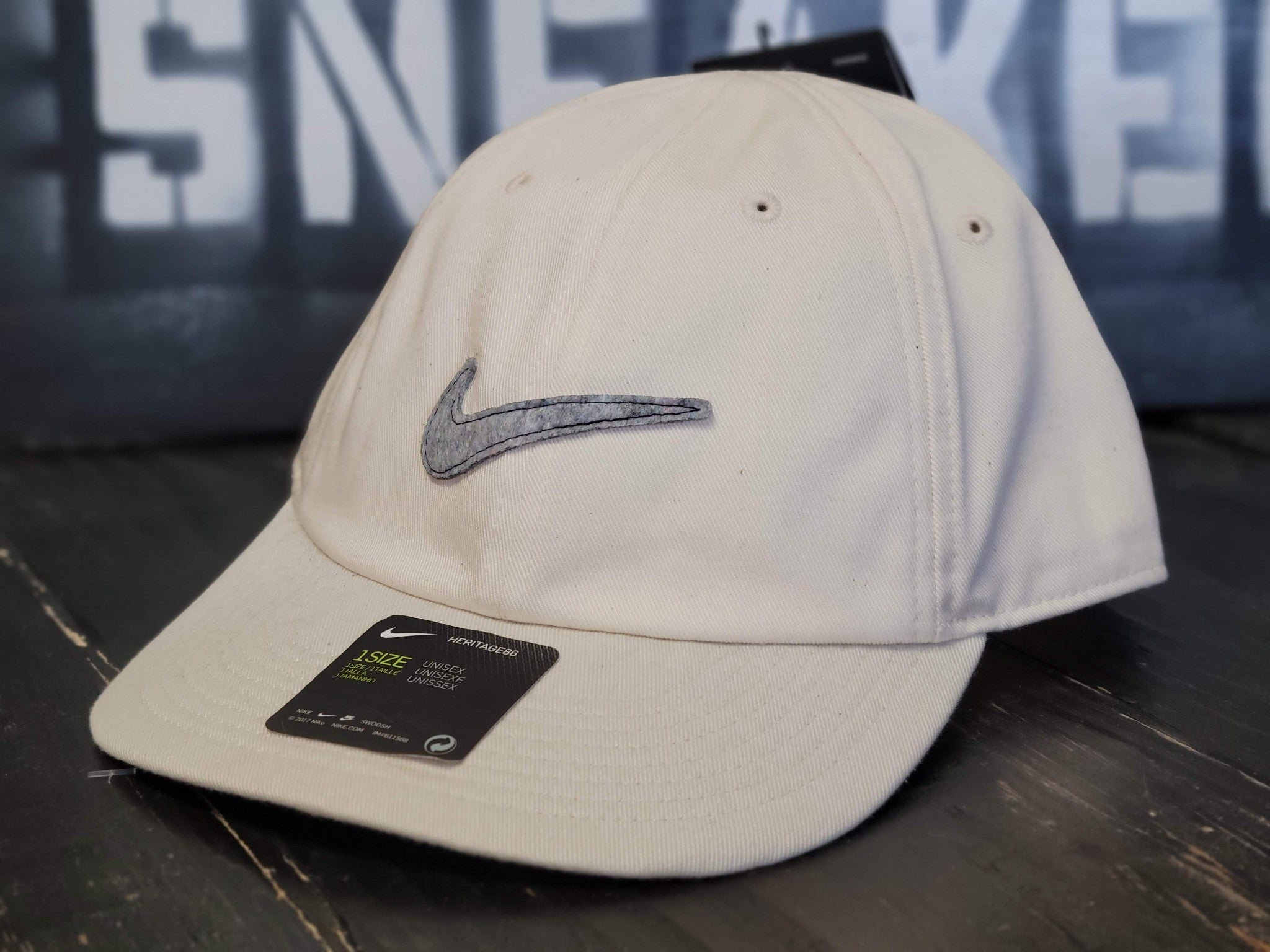Nike strap best sale cap