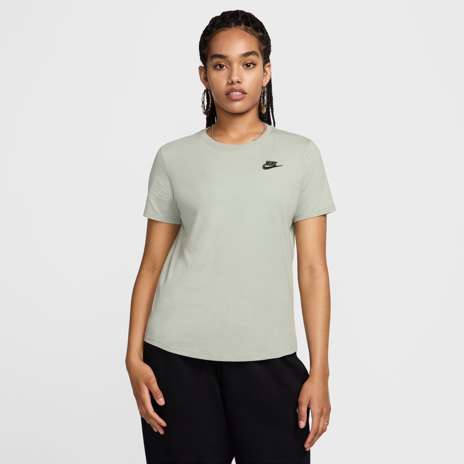 ★Nike★ Sportswear Club T-Shirt M Jade Horizon FV0376370 FV Nike Sportswear Club Essentials Women's T-Shirt Color: Jade