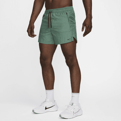 Nike Stride Running Division Men's Dri-FIT 5\ Color: Bicoastal/Black Size: M