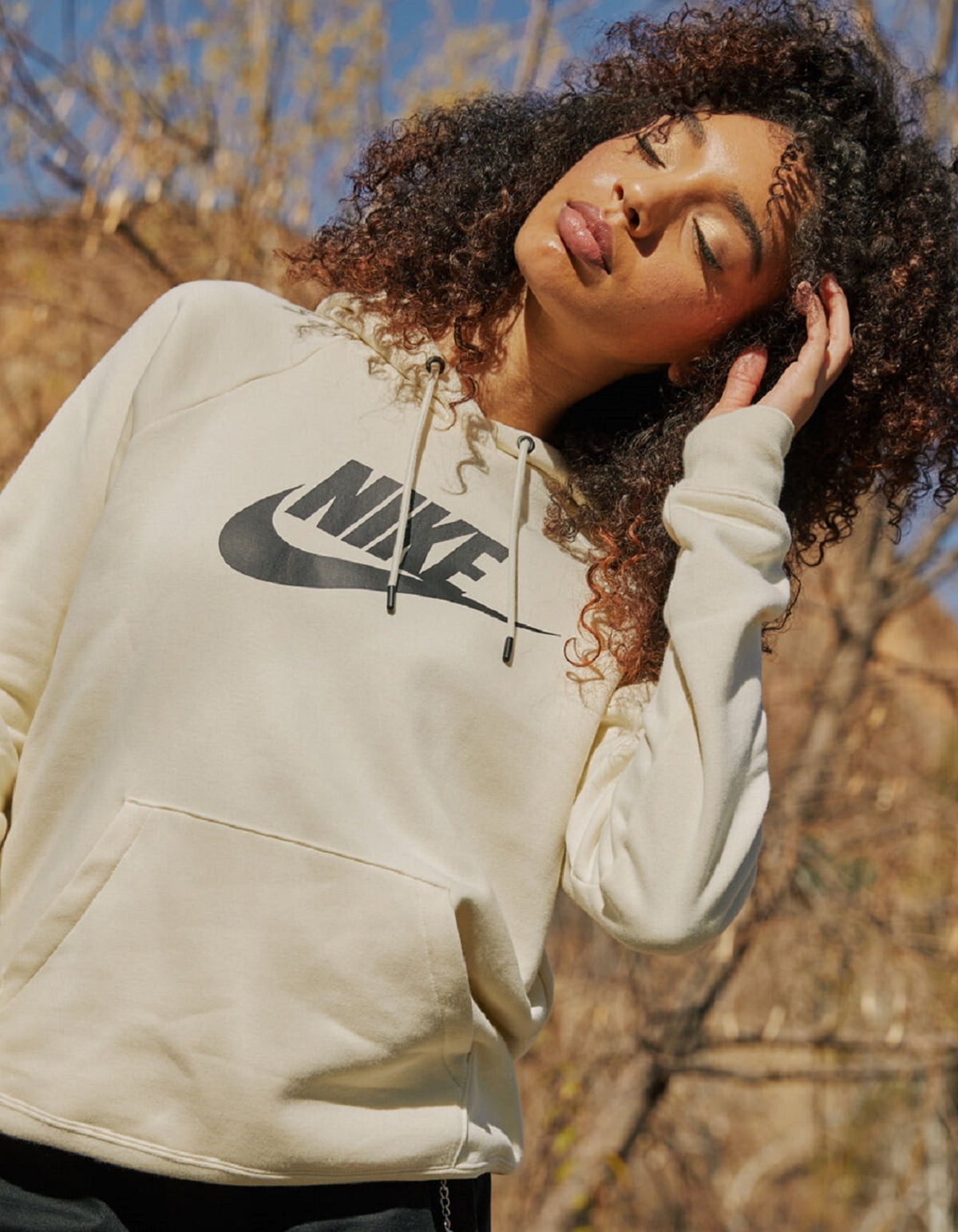 https://i5.walmartimages.com/seo/Nike-Women-s-Sportswear-Essential-Fleece-Hoodie-Light-Bone-M_42c17e5f-4fef-41a1-acf7-8826c8b6b4cc.dd4f473f369bb85b5a0a9d2f425aa4de.jpeg