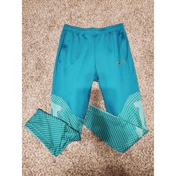 Nike Womens Dri Fit Strike Green Size Medium Outdoor Athletic Soccer Pants DV2866-370