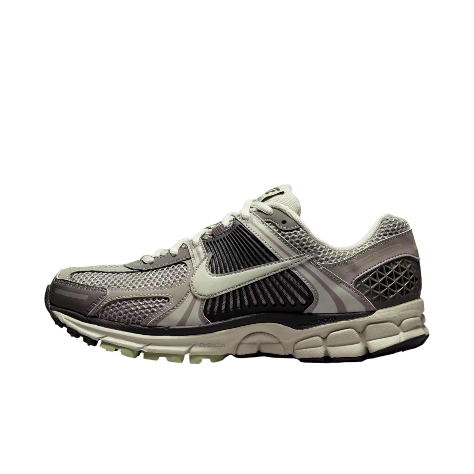 Nike Zoom Vomero 5 レディース スニーカー　23.5 Nike-Zoom-Vomero-5-Cobblestone