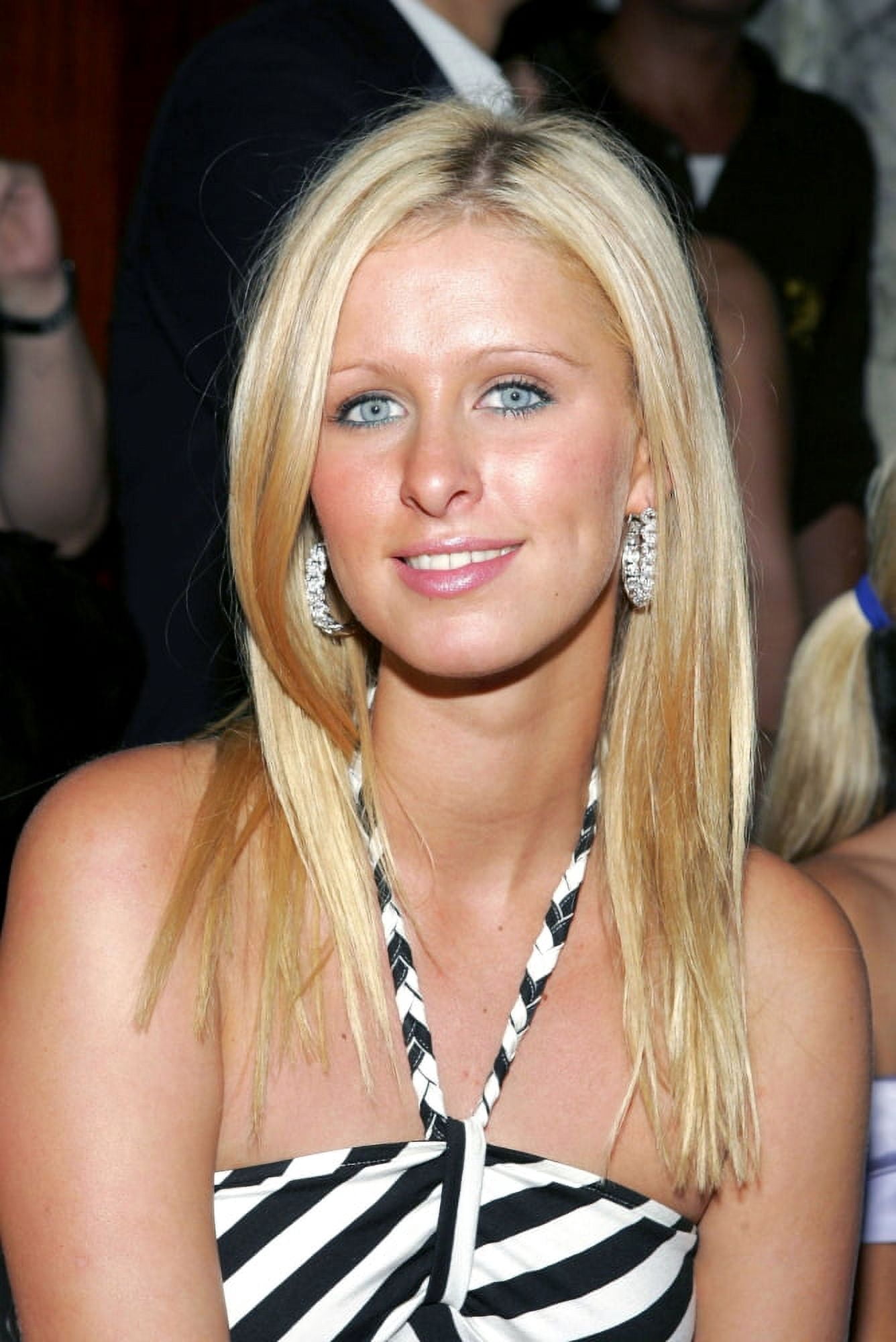 Nikki Hilton At Arrivals For Alvin Valley SpringSummer 2006 Fashion Show Canvas Art - (16 x 20)