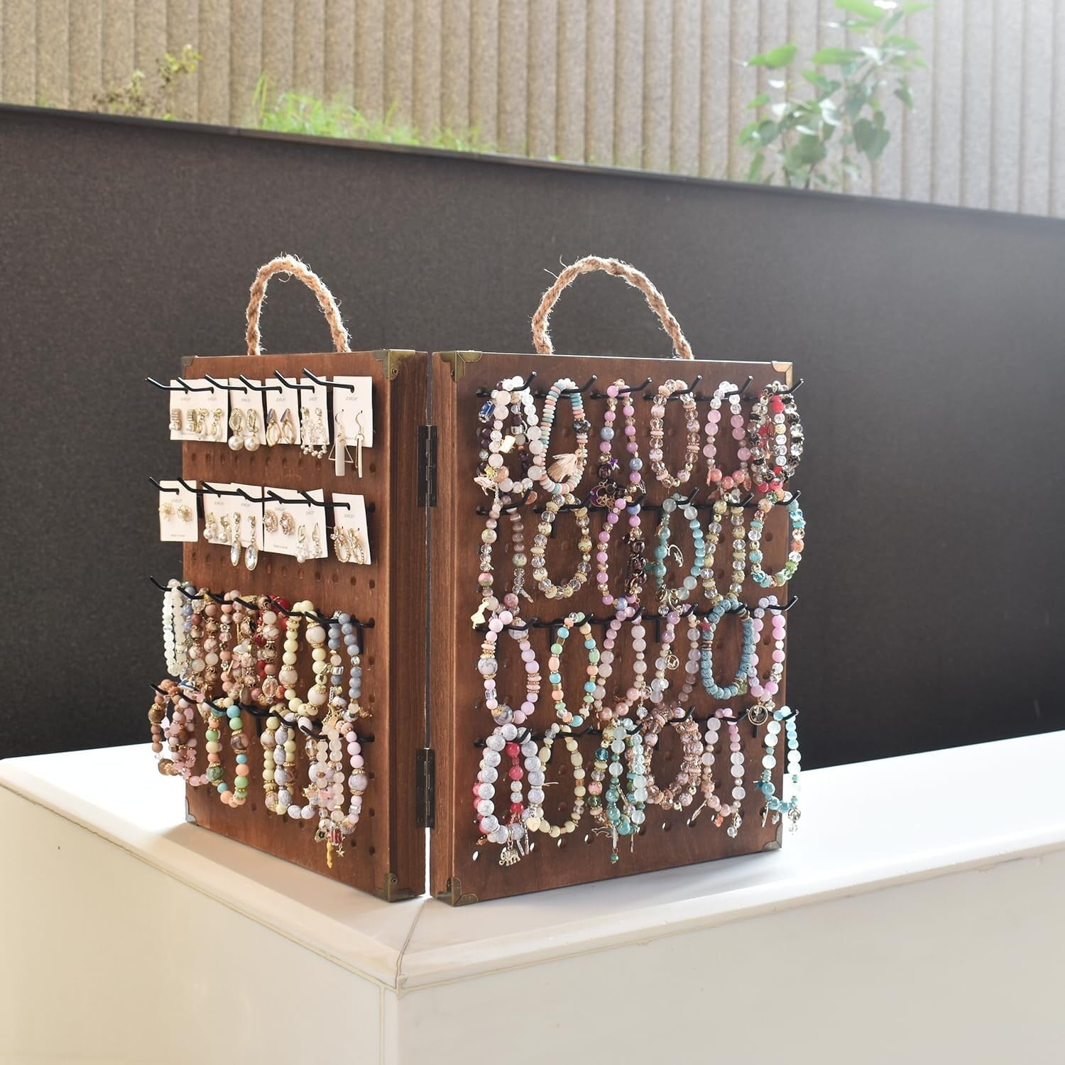 Nile jewelry displays deals