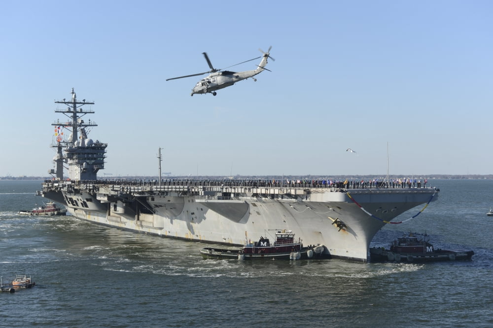 Nimitz-class aircraft carrier USS Dwight D Eisenhower Canvas Art - Stocktrek Images (35 x 23)