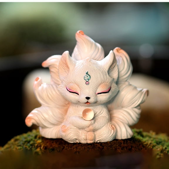 Nine-Tailed Fox Desktop Figurine, Cute Resin Ornament for Car Dashboard and Home Decor, Unique Animal Statue Gift
