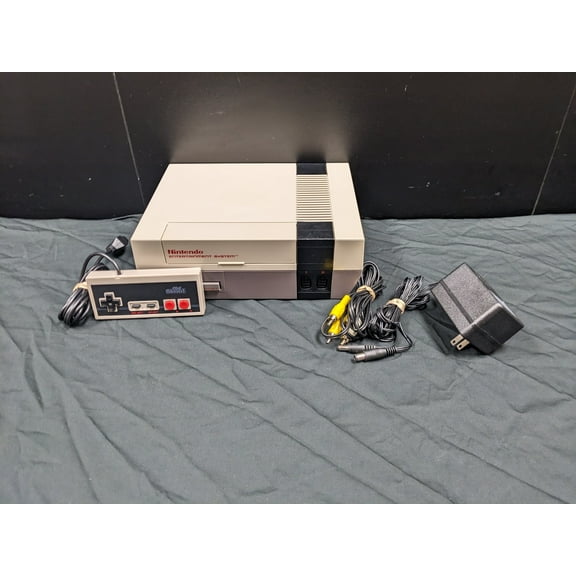 Pre-Owned Nintendo NES System Pak with new 72 pin - Acceptable