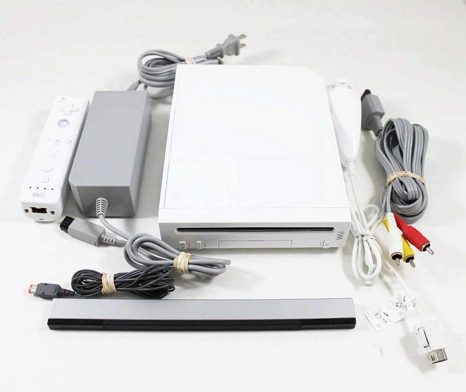 Nintendo Wii White Console w/ Wii Sports, Wii Sports Resort & Wii Remote  Plus 