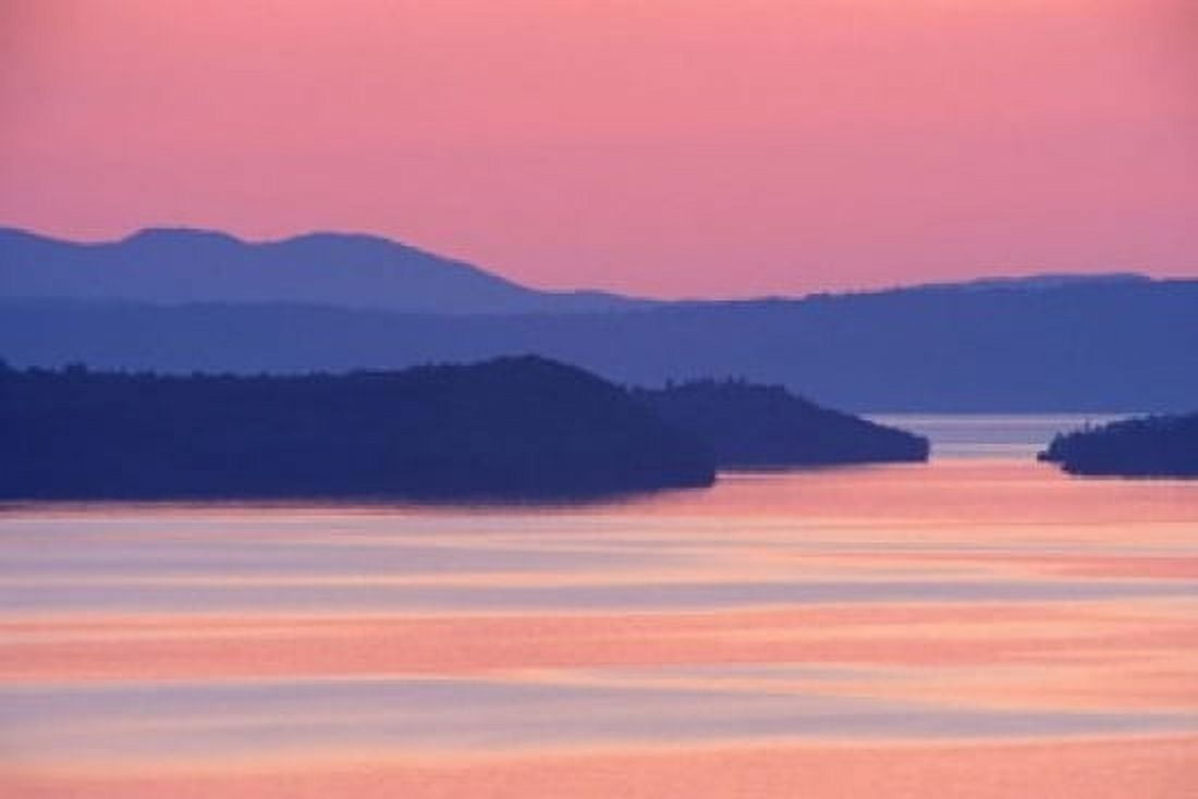 Nipigon Bay in Twilight Canvas Art - Jaynes Gallery DanitaDelimont (26 x 18)