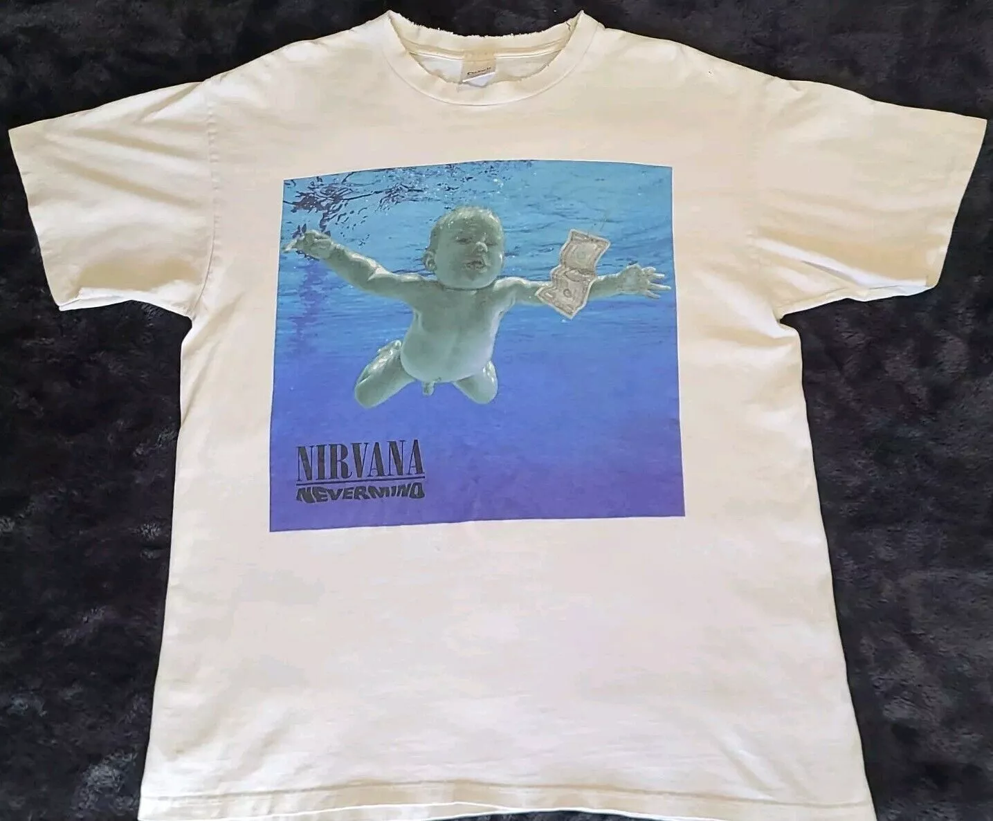 Nirvana T-shirt Vintage 90s Nevermind Music Band Graphic Shirt 
