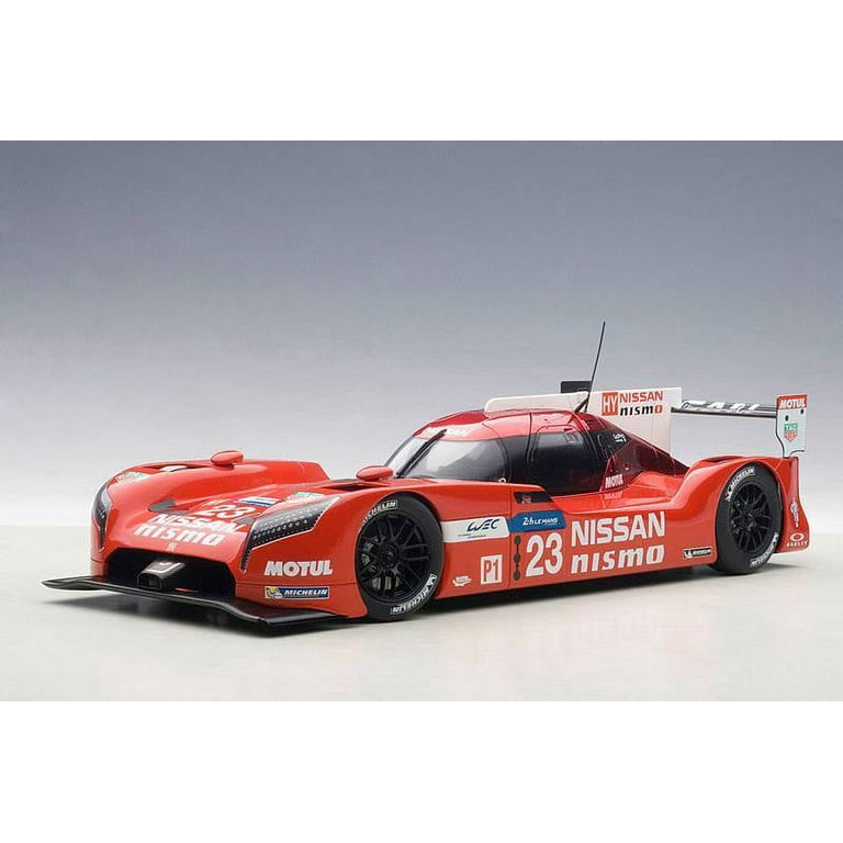 オートアート1/18　NISSAN GT-R LM NISMO Nissan GT-R LM Nismo Lemans 2015 O. Pla, J. Mardenborough, M