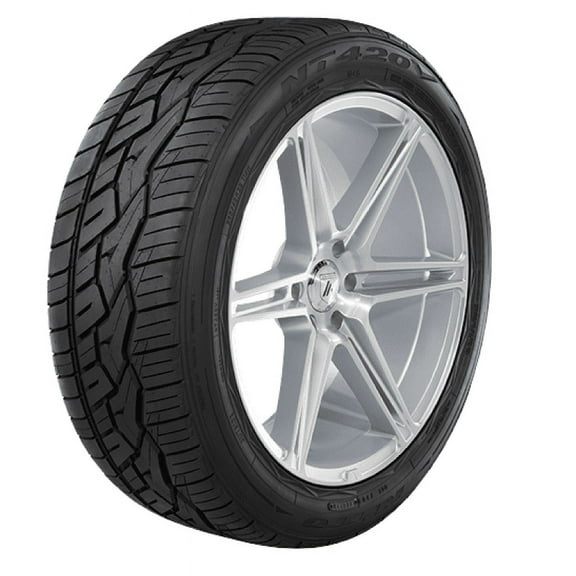 Nitto NT420V 305/40-23 115 H Tire