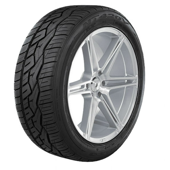 Nitto NT420V 305/40-23 115 H Tire
