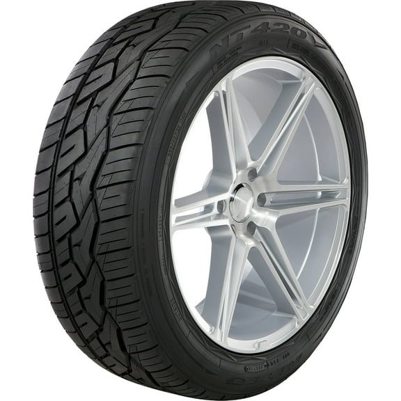 Nitto NT420V All Season 305/35ZR24 112H XL Light Truck Tire
